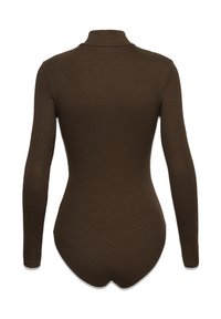 Hnědý body s dlouhými rukávy a stojáčkovým límcem, vyrobený z žebrované látky, s přiléhavým střihem bez viditelného kovového doplňku nebo vzorů.