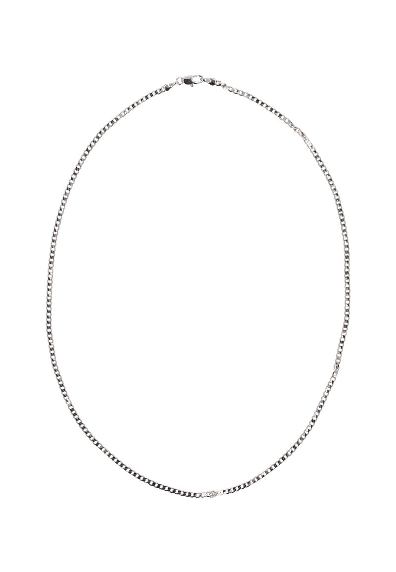 Collar de cadena de plata, con un diseño de eslabones retorcidos, textura suave y un cierre seguro. Longitud total diseñada para un uso cómodo.