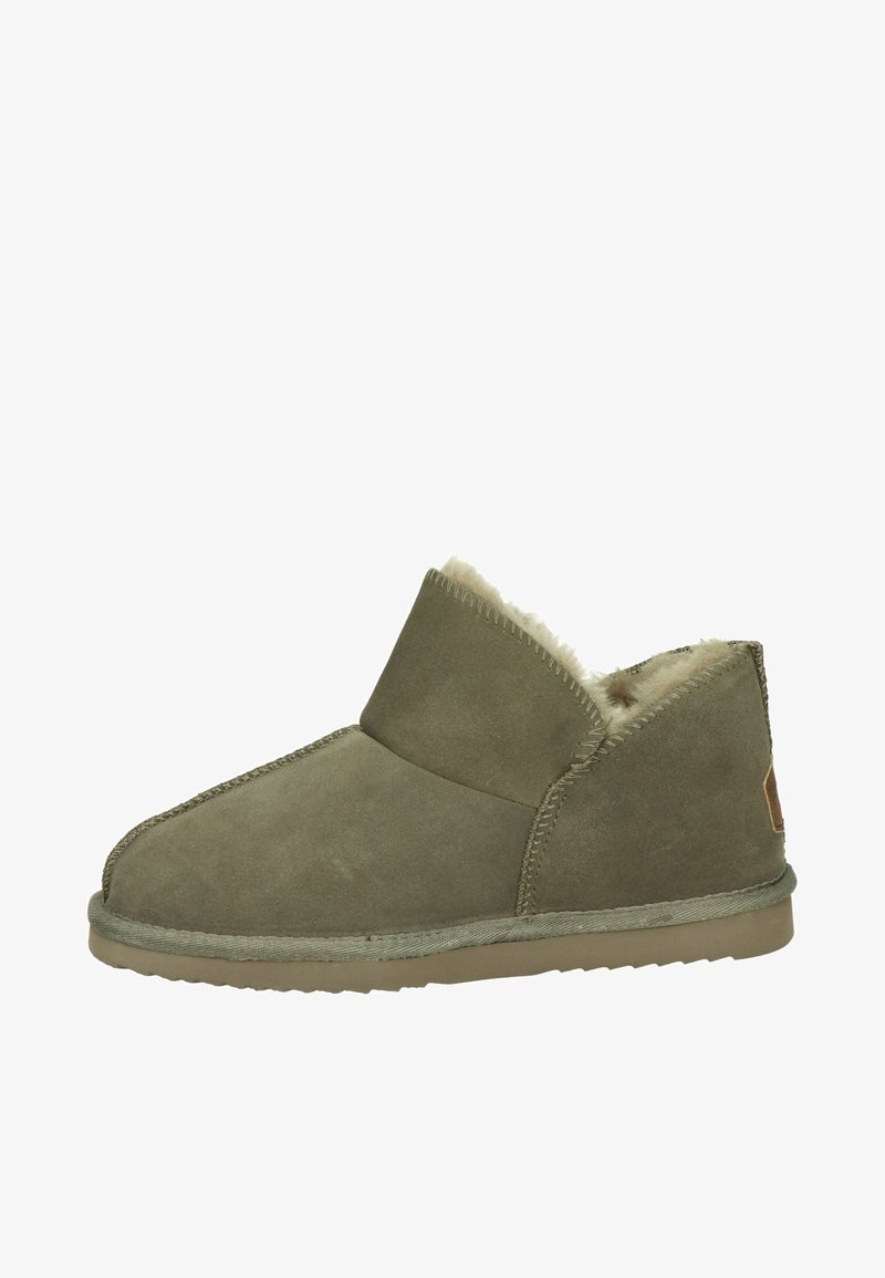 Olivgrüne Wildleder-Pantoffel mit umklappbarem Bündchen, Kunstfellfutter und Gummisohle; verfügt über gestickte Nähte und ein Logo-Detail.