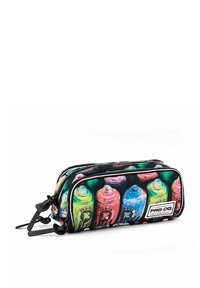 Estuche con cremallera que presenta un diseño de una lata de spray de colores sobre un fondo negro, con una tela duradera y una etiqueta de logo acentuada.