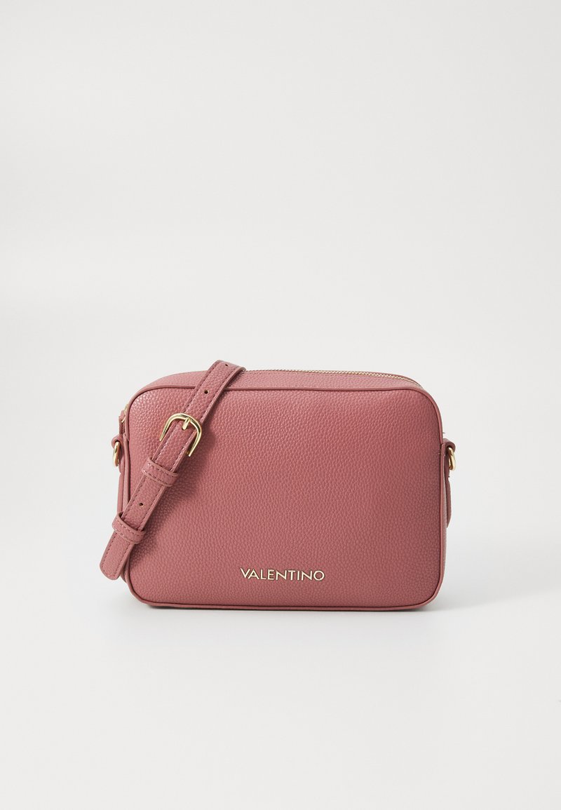 Valentino Bags BRIXTON - Soma ar siksnu pāri ķermenim - camelia