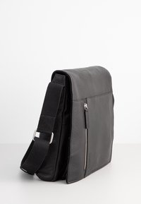 Strellson KENNINGTON SHOULDERBAG MVF - Borsa a tracolla - black