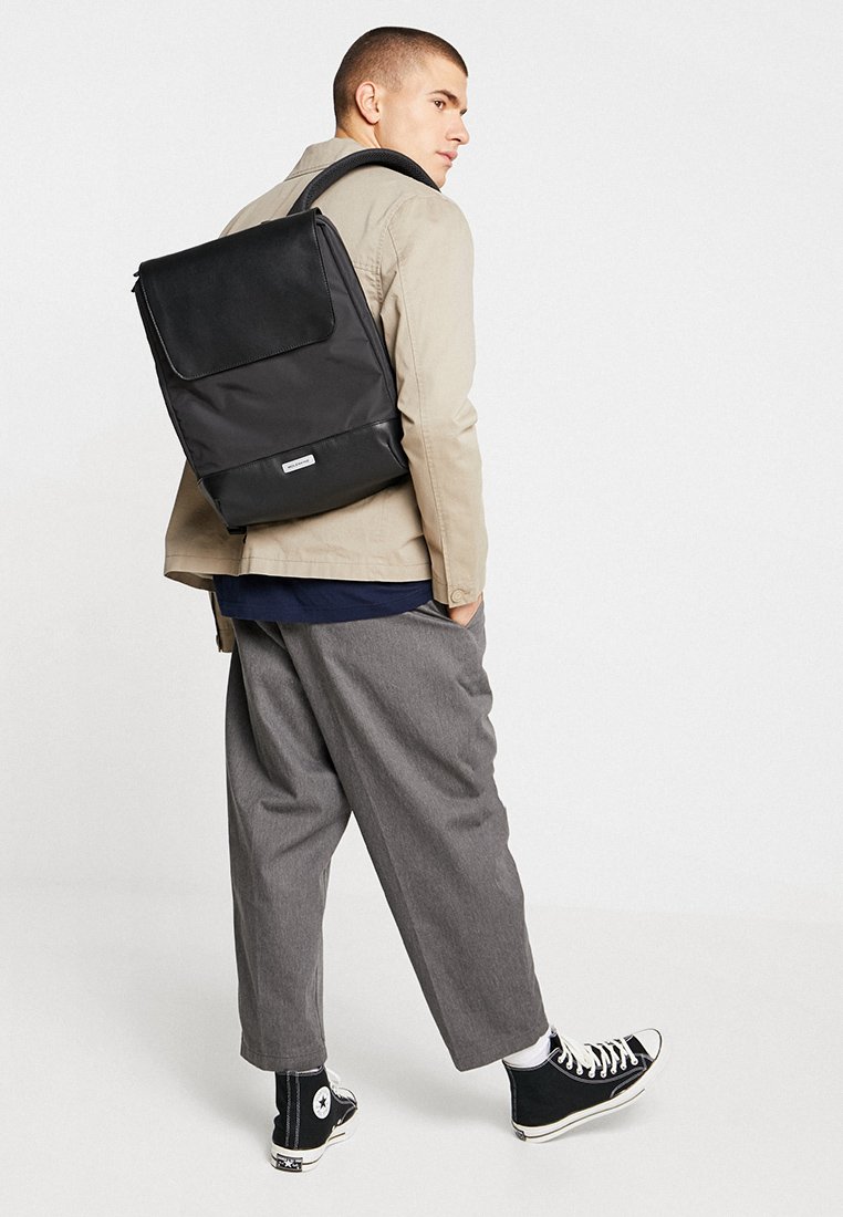 moleskine slim backpack