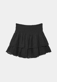 Jupe courte noire à volants avec ceinture smockée et détails en tissu œillet brodé floral.