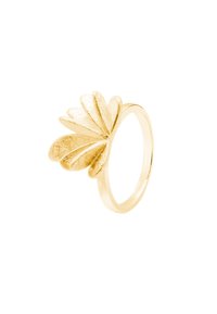 Bague en or avec un motif de feuilles texturé comprenant cinq éléments en forme de feuilles s'étendant vers l'extérieur de la bande. Intérieur de la bande lisse.