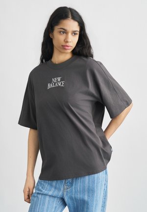 LINEAR HERITAGE OVERSIZED - Apdrukāts T-krekls - faded black