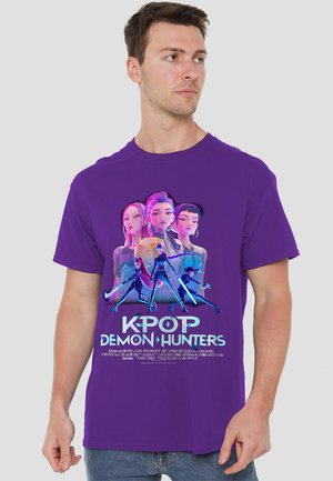 K-POP DEMON HUNTERS - HUNTRIX HUNTR/X BILLBOARD POSTER - Print T-shirt - purple