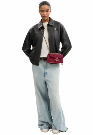 COACH, Sac bandoulière - b dark fuchsia