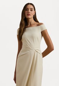 Lauren Ralph Lauren Petite CREPE OFF THE SHOULDER GOWN - Iltapuku - mascarpone cream
