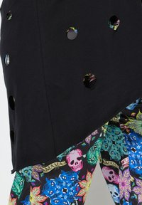 Angel of Style LÖCHER OFFENKANTIGE ABSCHLÜSSE - Camiseta estampada - black