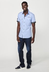Koroshi SHORT SLEEVE  - Košeľa - azul   blue