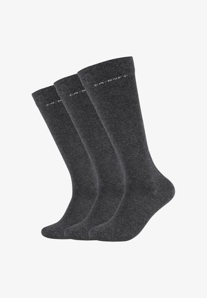 Trois paires de chaussettes en coton gris foncé avec des bords renforcés, une texture lisse et un texte logo blanc près du haut.