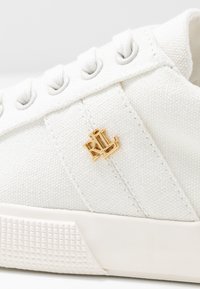 Lauren Ralph Lauren JANSON II CANVAS SNEAKER - Tenisky - optic white