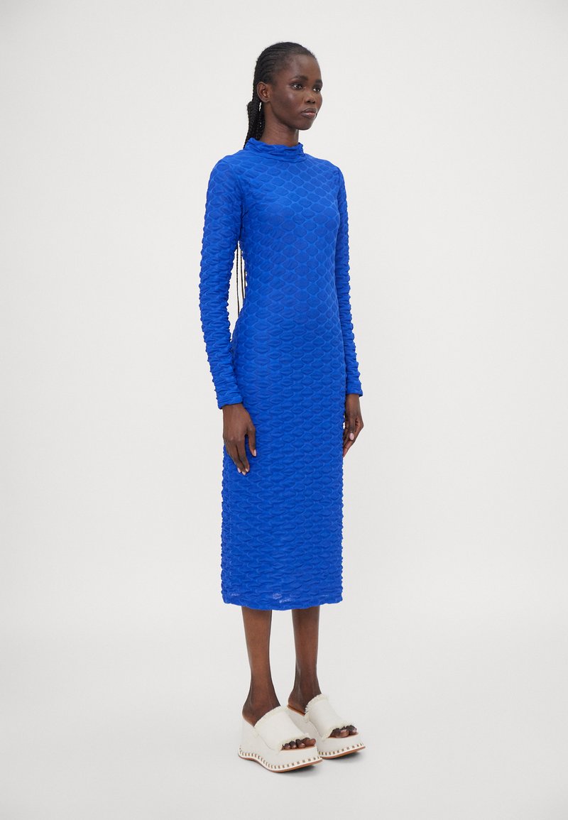 Henrik Vibskov - BUBBLE WRAP DRESS - Jerseykjole - web blue, Forstør