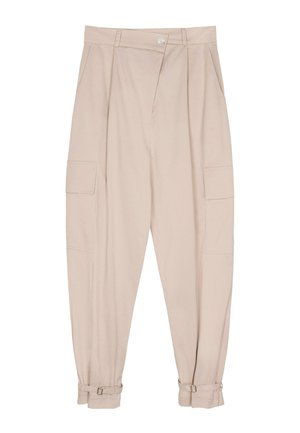 Beige cargo hlače s visokim pasom, nabranim sprednjim delom, dvema stranskima žepoma in prilagodljivimi manšetami, izdelane iz lahkega materiala.