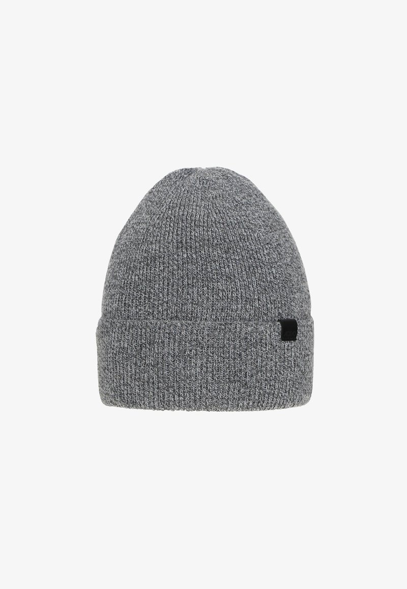 Grau gestrickte Mütze mit umgeschlagenem Bündchen. Hergestellt aus weichem, strukturiertem Stoff, mit einem kleinen schwarzen Markenetikett an der Seite.