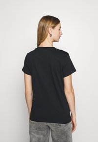 Levi's® THE PERFECT TEE - T-shirt estampada - caviar