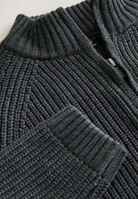 Non selezionato, charcoal grey