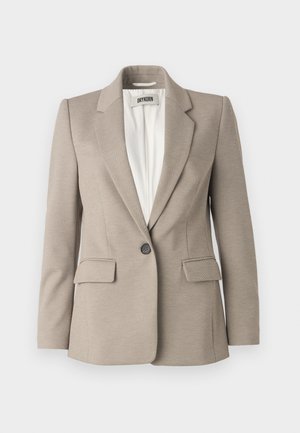 Beige kavaj med en strukturerad design, som har en enkel knappstängning, två framfickor och en slagkrage. Texturerad tyg med skräddarsydd passform.