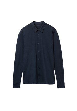 Camisa de hombre de uniforme azul marino de manga larga con cuello puntiagudo, seis botones en el frente y una tela ligeramente texturizada. Diseño simple, sin patrones.