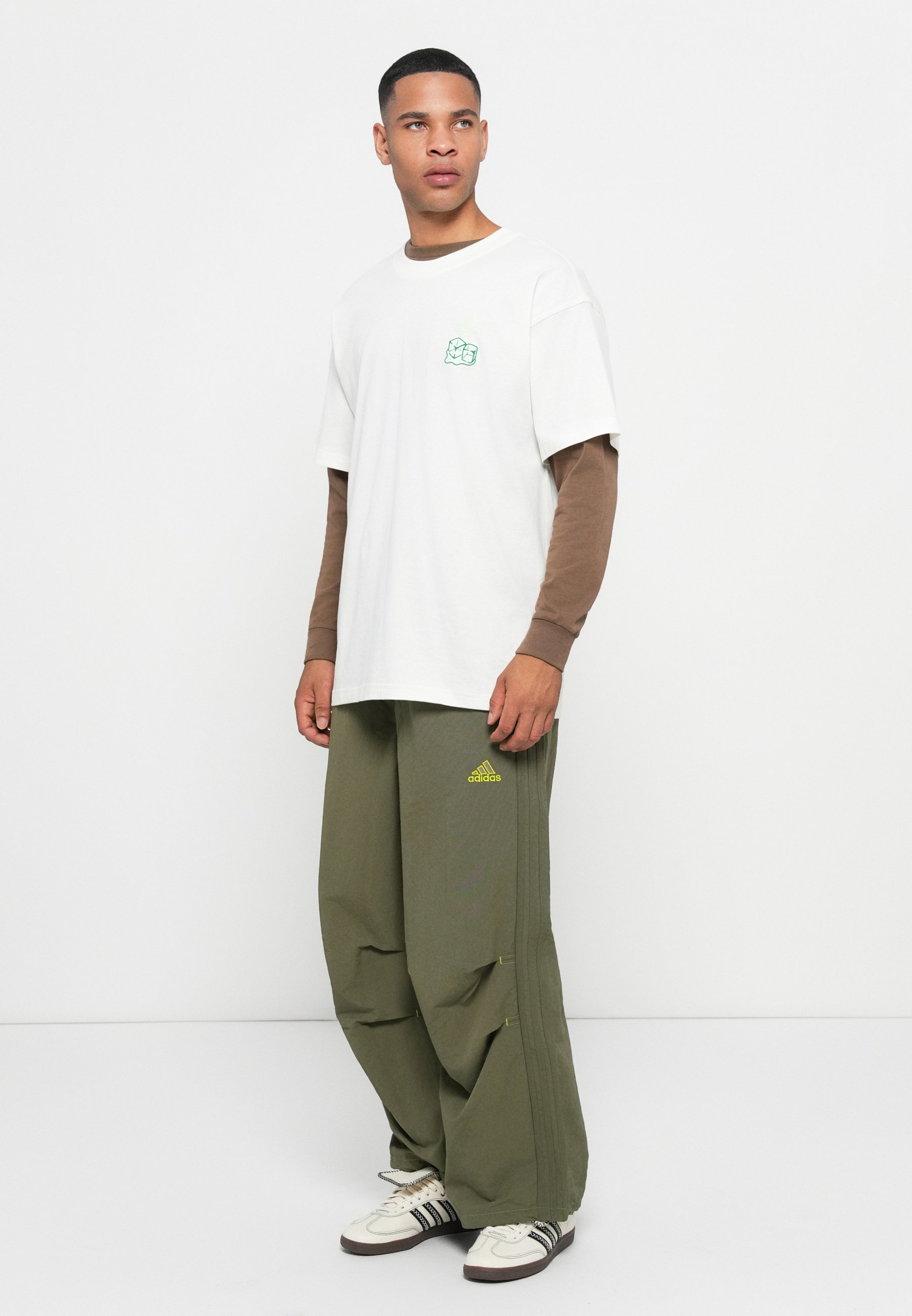 adidas Originals ICED LATTE TEE UNISEX - Tricou cu imprimeu - off