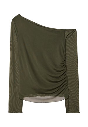 Top lungo a maniche con scollo asimmetrico e dettagli arricciati di lato, in un verde oliva, realizzato in un tessuto leggero e semi-trasparente.