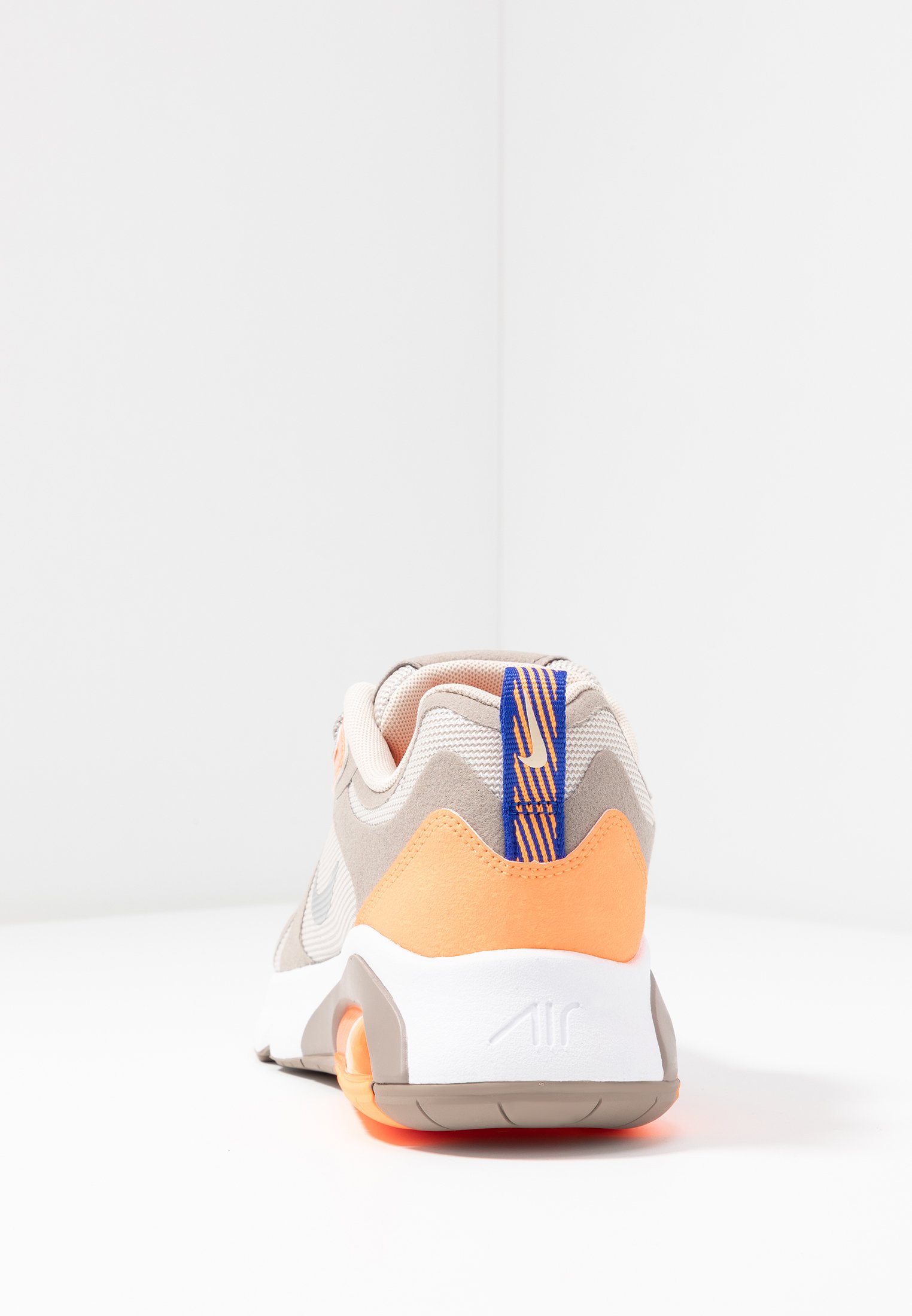 air max 200 white total orange