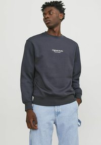 Jack & Jones JORVESTERBRO CREW NECK - Felpa - asphalt
