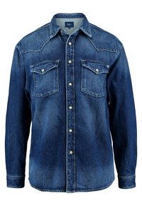 Chemise en jean bleu foncé à manches longues, col pointu, deux poches avant avec rabats et fermetures à boutons argentés. Design western classique.