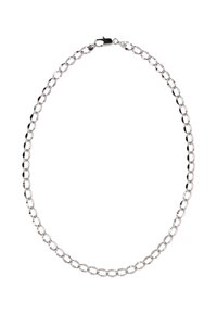 Zilverkleurige ketting met onderling verbonden ovale schakels en een lobster clasp op een witte achtergrond.