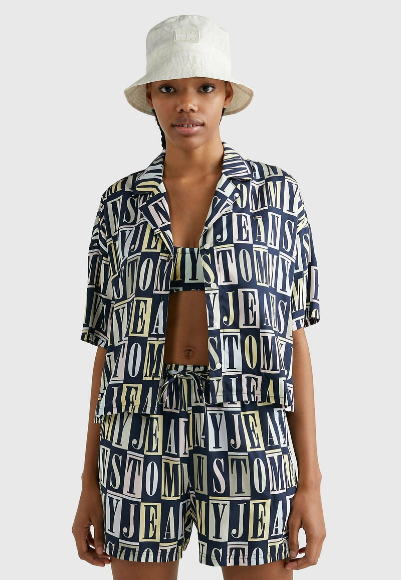 Tommy Jeans SPELLOUT PRINT SHORT SLEEVE Chemisier dark spellout