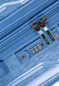 Heys XTRAK 4 SET 3-TEILIG MIT DEHNFALTE - Luggage set - icy blue