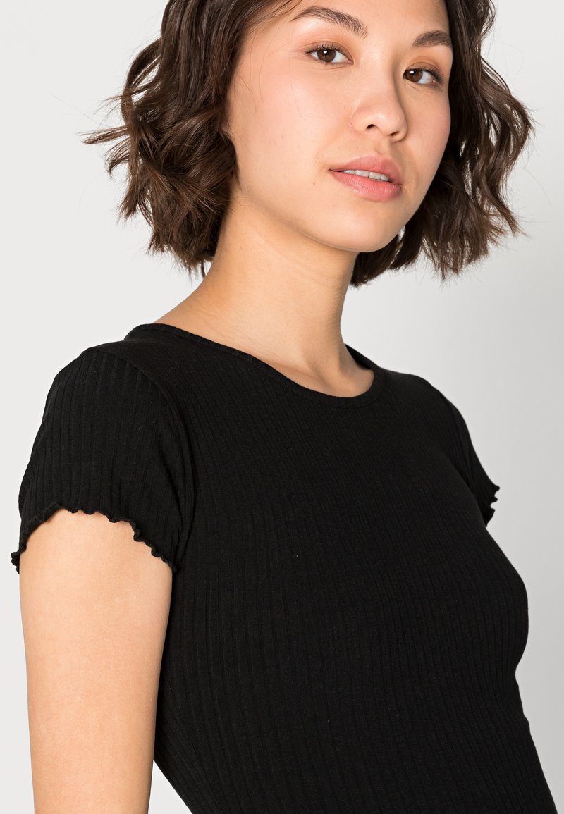 Damen Freizeitkleider | Nly by Nelly FRILL EDGE DRESS Etuikleid black/schwarz - BD61525 Damen Freizeitkleider | Nly by Nelly FRILL EDGE DRESS Etuikleid black/schwarz - BD61525