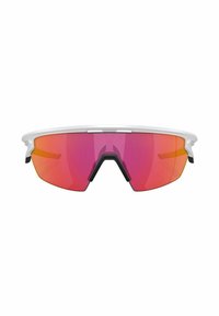 Gafas de sol deportivas con montura blanca, lentes tintados en rosa y diseño envolvente. Presenta detalles negros en las patillas y el puente.