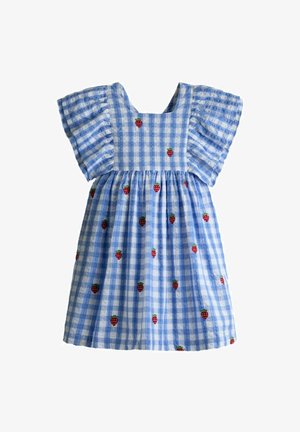 Kék-fehér kockás ruha puffos ujjakkal, négyzet alakú nyakkivágással és apró piros epermintákkal a szöveten.
