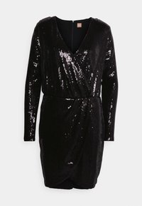 Robe noire en sequins avec manches longues, décolleté en V, et design portefeuille. Dotée d'une taille cintrée et d'une doublure en tissu doux pour le confort.