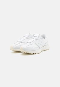 New Balance U327 UNISEX - Αθλητικά παπούτσια - white/sea salt