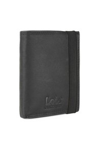 Billetera de cuero negro con un acabado texturizado, logotipo grabado y banda elástica. Forma rectangular compacta con bordes cosidos.