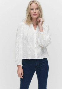 Dobber MIDORI EMBROIDERED FLORAL - Blouse - white