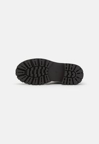 Even&Odd Wide Fit Botki na platformie