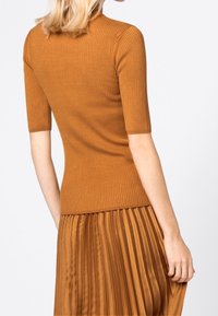 HALLHUBER Strickpullover - light brown