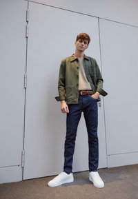 Lee SHAPED TEE - T-shirt básica - clay