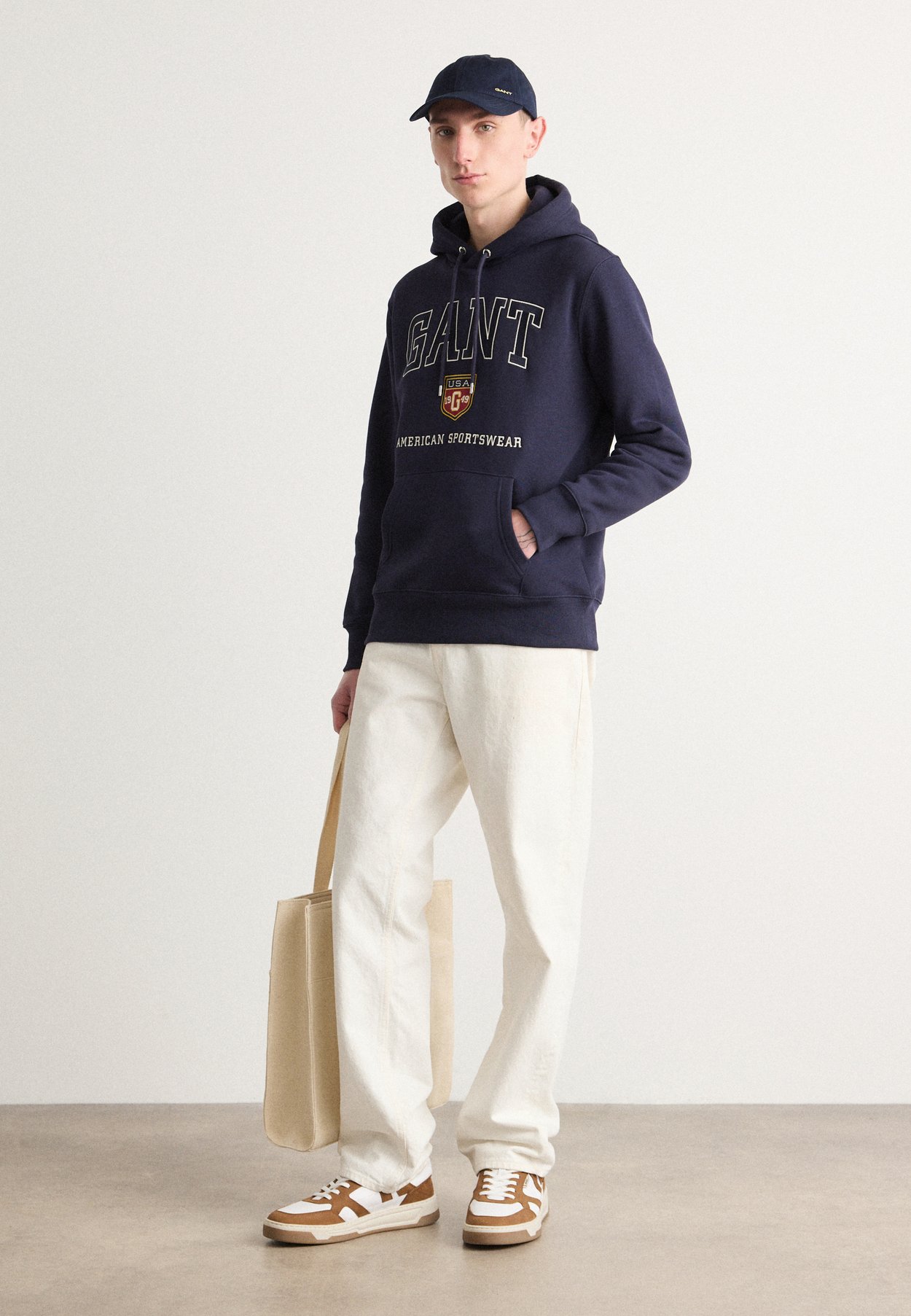 GRAPHIC HOODIE