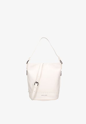 Witte leren emmerhandtas met verstelbare schouderriem, zilveren gesp en "pierre cardin" logo aan de voorkant.