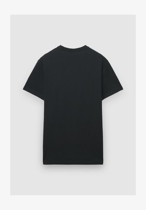 T-shirt nera in cotone con scollatura tonda e maniche corte, caratterizzata da una texture liscia e un taglio dritto.