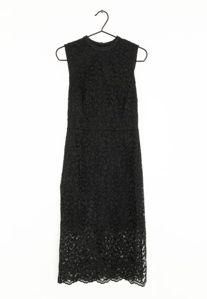 Schwarzes Spitzenkleid mit ärmellosem Design, das Blumendrucke und einen gewellten Saum aufweist. Glatte Textur mit einer taillierten Silhouette.