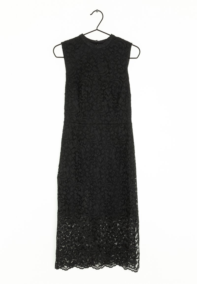 Schwarzes Spitzenkleid mit ärmellosem Design, das Blumendrucke und einen gewellten Saum aufweist. Glatte Textur mit einer taillierten Silhouette.