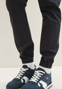 TOM TAILOR DENIM Pantalones - coal grey