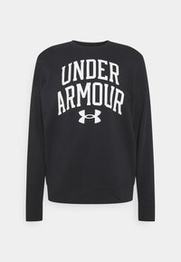 Felpa nera in morbido misto cotone, con grande scritta e logo bianchi "UNDER ARMOUR". Maniche lunghe con polsini e orlo a coste.