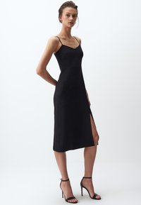 Jimmy Key MIDI WITH STRAPS AND FLAT SLITS - Jurk - black